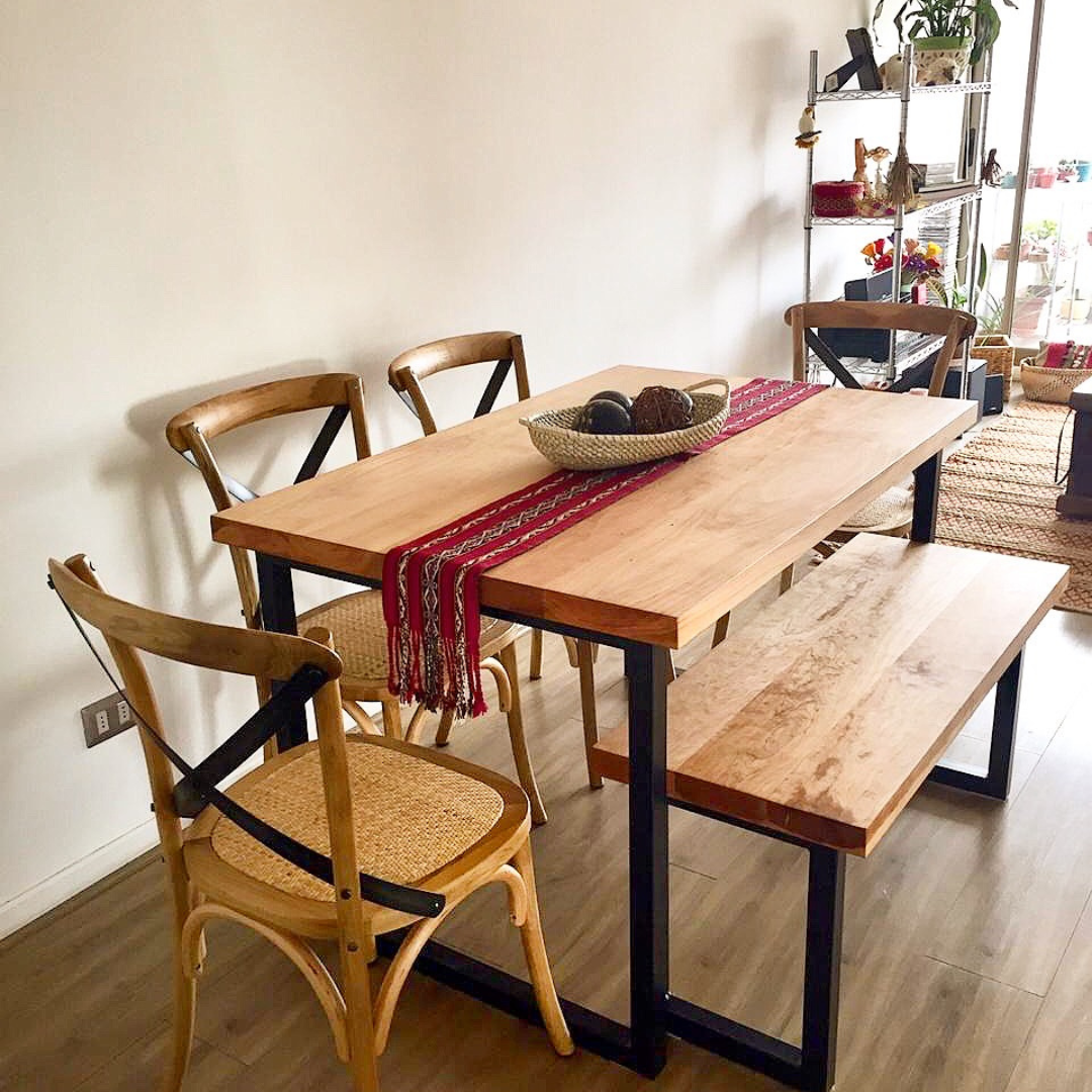 Mesa de Comedor y Banca con Base de Metal