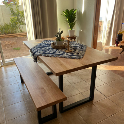 Mesa de Comedor y Banca con Base de Metal