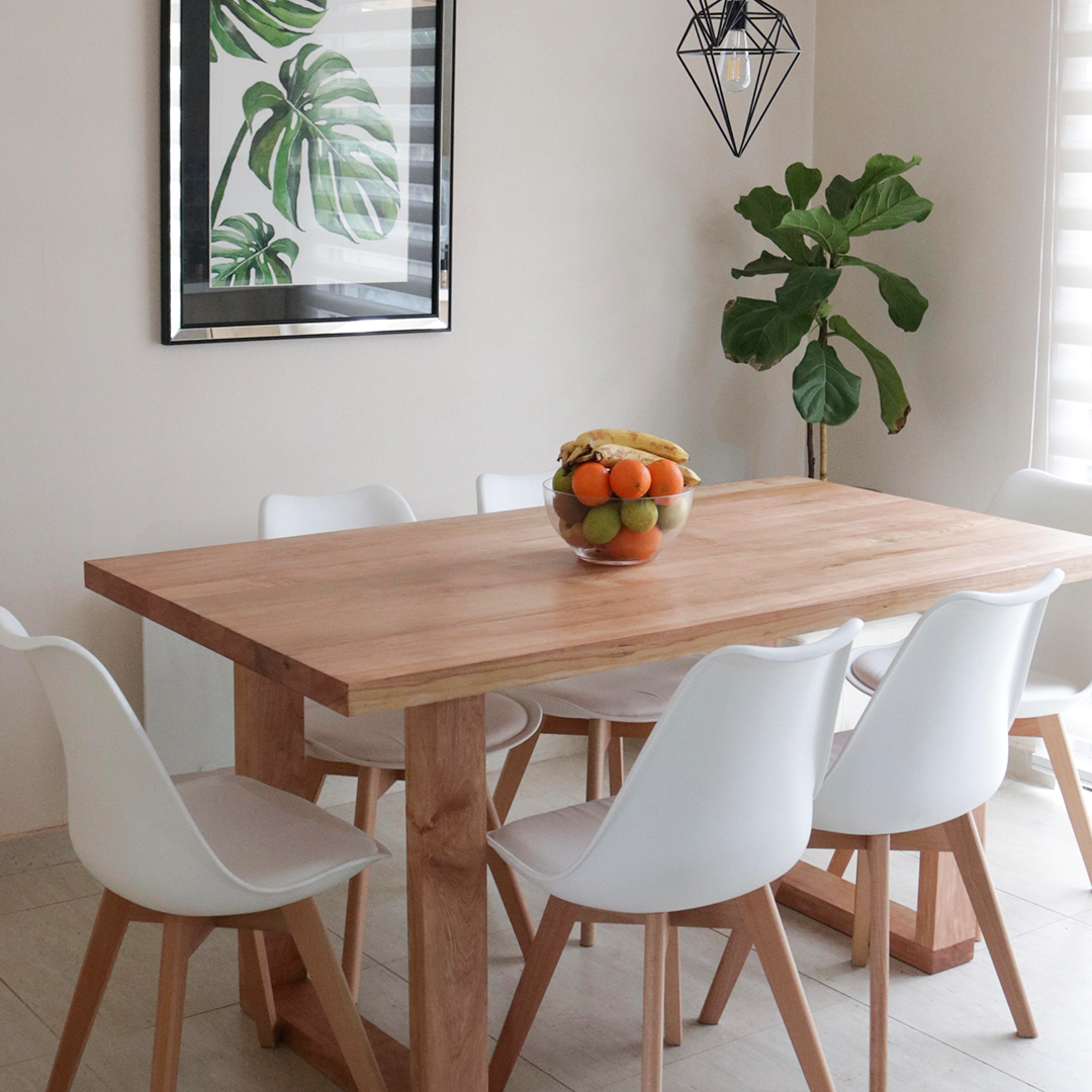 Mesa de Comedor Rectangular Corchete en Madera Nativa (4 a 10 personas)