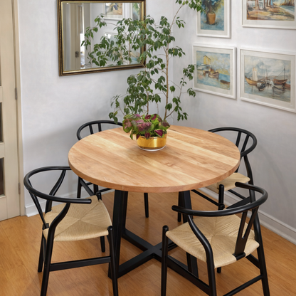 Juego de Comedor Redondo en Madera Nativa de Lenga con 4 Sillas Wishbone
