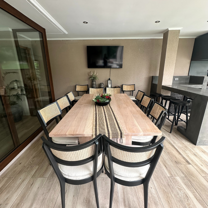 Mesa de Comedor Rectangular en Madera Nativa (4 a 10 personas)