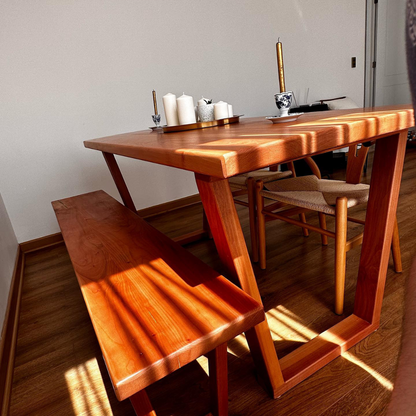 Mesa de Comedor y Banca con Base de Madera Nativa