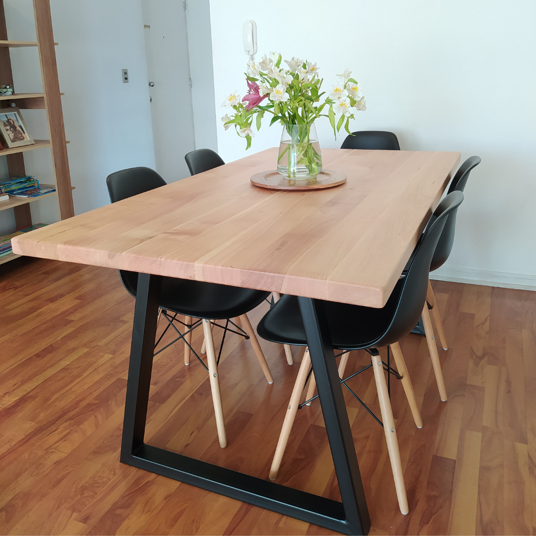 Mesa de Comedor Rectangular Trapecio en Madera Nativa y Fierro (4 a 10 personas)