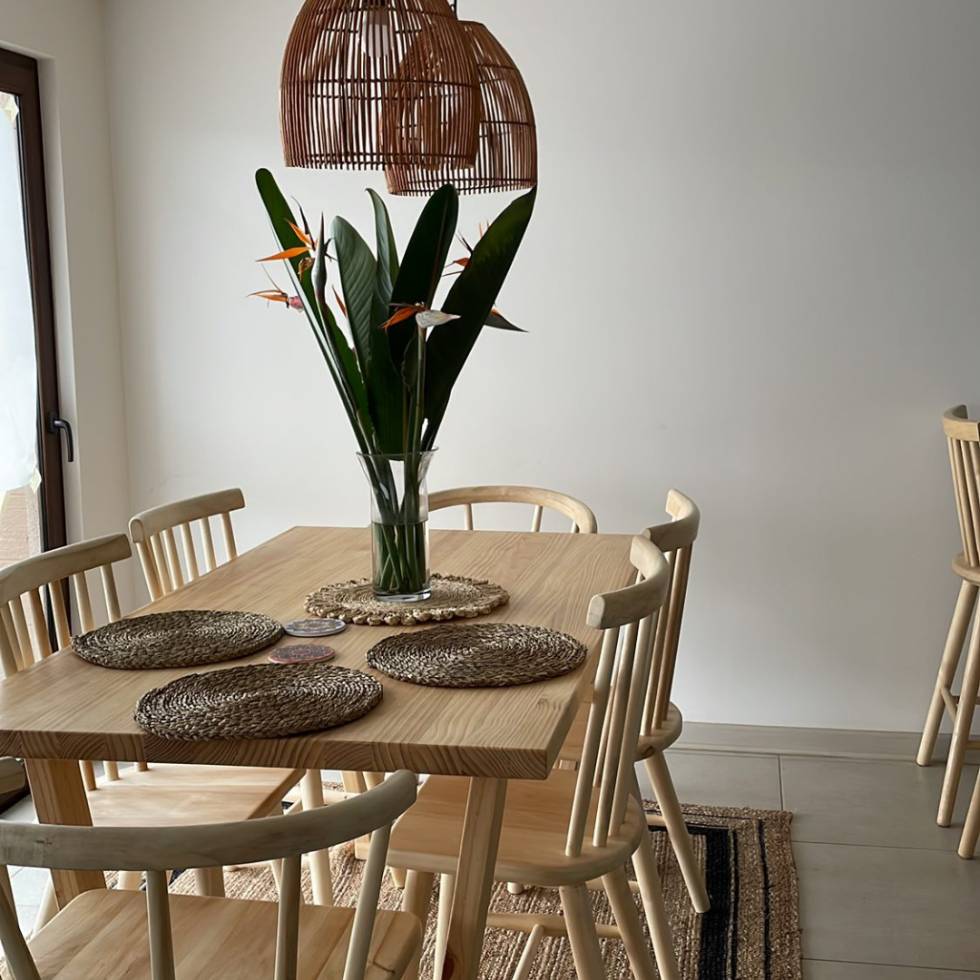 Mesa de Comedor Rectangular Trapecio Invertido en Madera Nativa (4 a 10 personas)